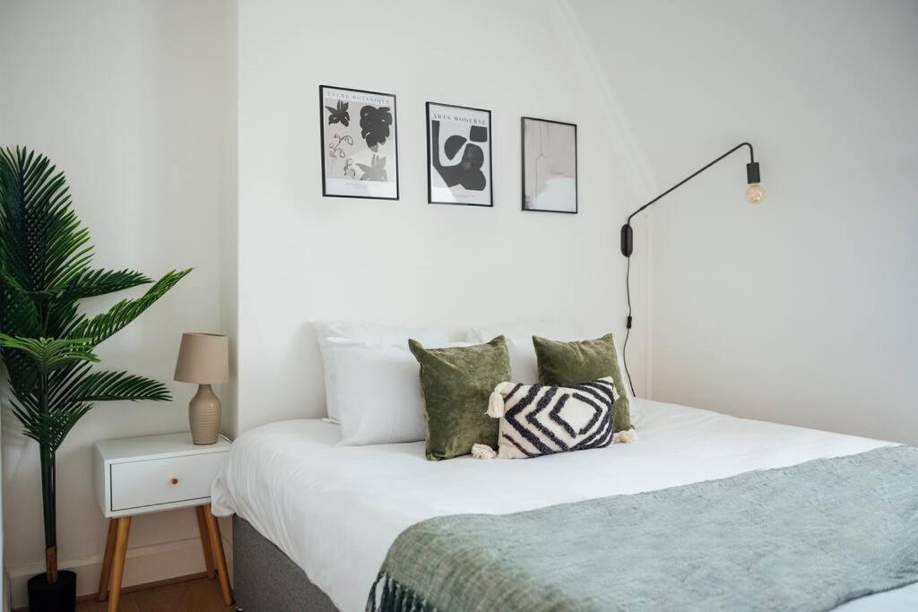 Charming 2 Bedroom Flat In The Heart Of Kings Cross, Londen Buitenkant foto