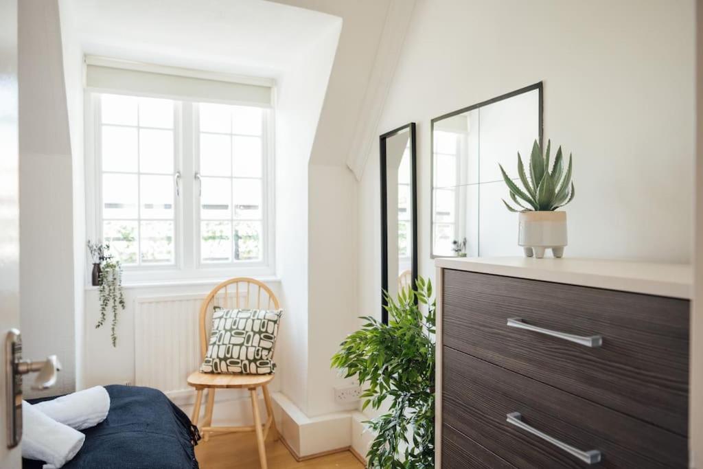 Charming 2 Bedroom Flat In The Heart Of Kings Cross, Londen Buitenkant foto