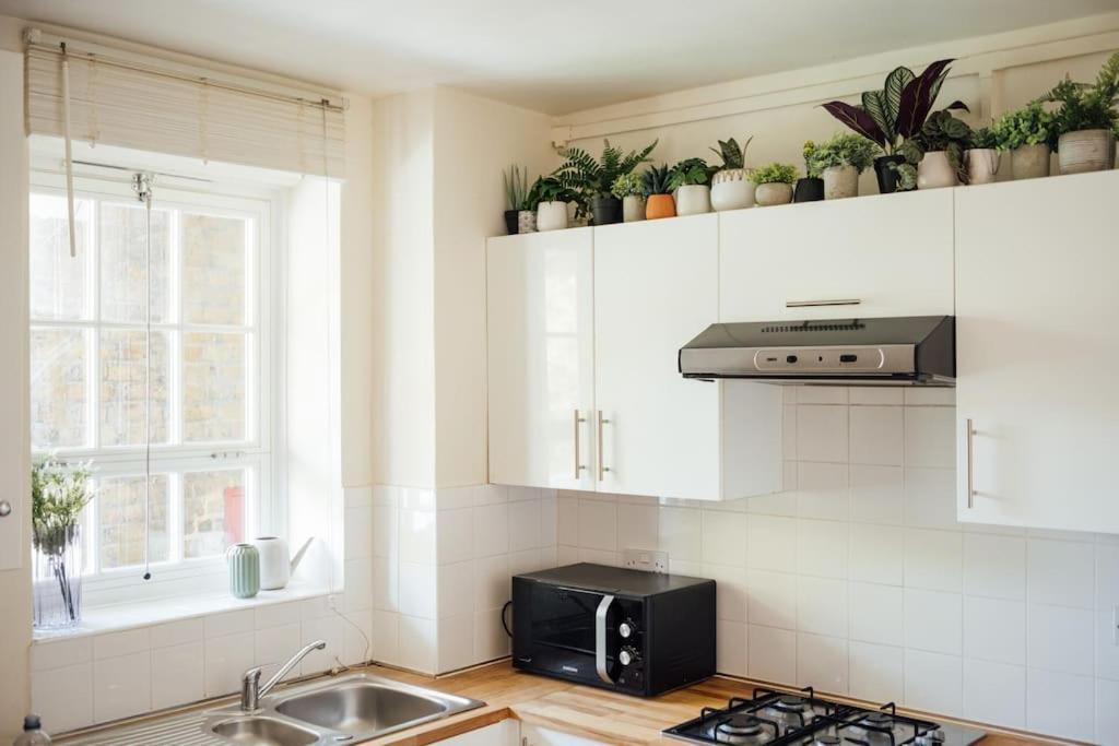 Charming 2 Bedroom Flat In The Heart Of Kings Cross, Londen Buitenkant foto