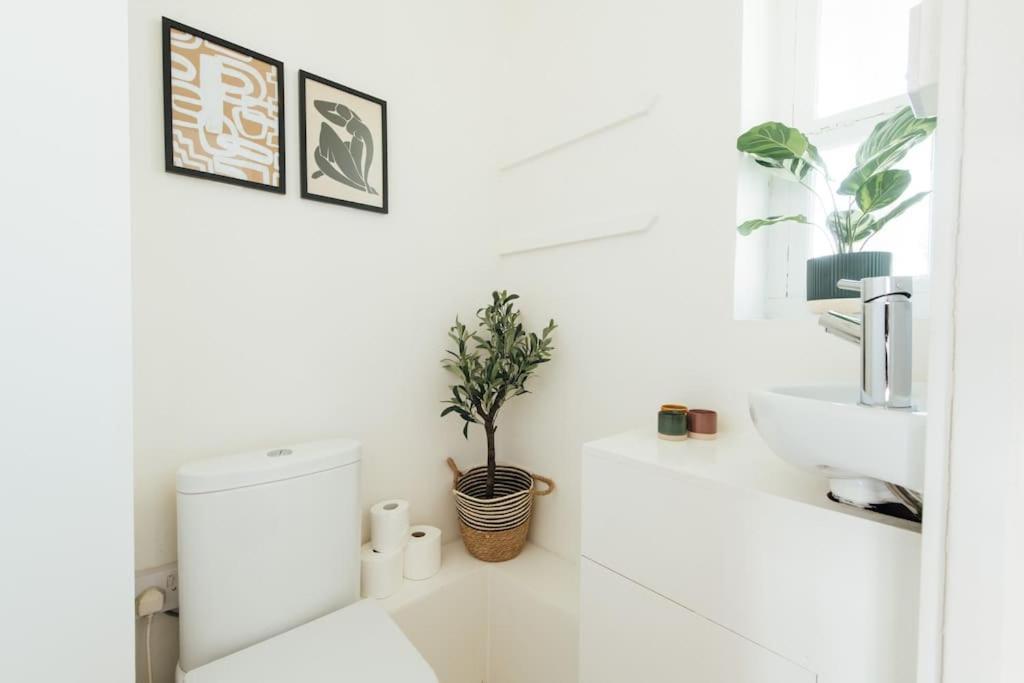 Charming 2 Bedroom Flat In The Heart Of Kings Cross, Londen Buitenkant foto