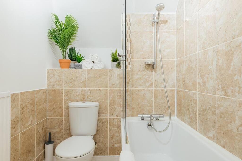 Charming 2 Bedroom Flat In The Heart Of Kings Cross, Londen Buitenkant foto